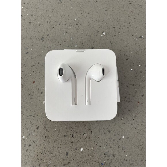 GENUINE Apple EarPod Headphone Earphones Earbuds A1748 Lightning for iPhone iPad - Picture 1 of 4